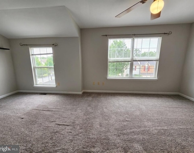 347 Glenn Rose Circle - Photo Thumbnail 13