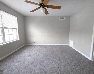 347 Glenn Rose Circle - Photo Thumbnail 14