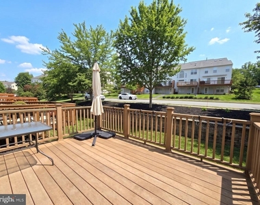 347 Glenn Rose Circle - Photo Thumbnail 7