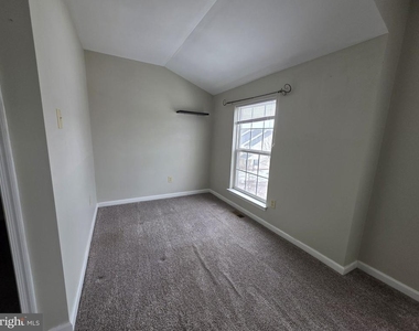 347 Glenn Rose Circle - Photo Thumbnail 23
