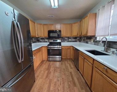 347 Glenn Rose Circle - Photo Thumbnail 5