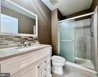 3409 Carriage Court - Photo Thumbnail 16