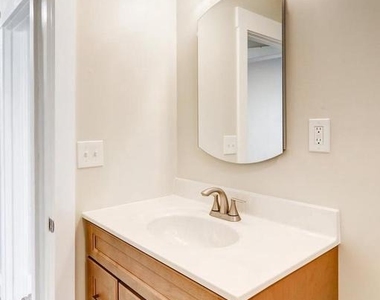 36 E Washington Street - Photo Thumbnail 12
