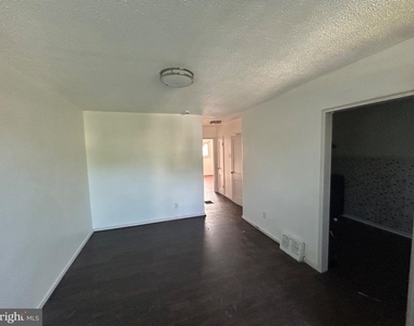929 Pine Road - Photo Thumbnail 3