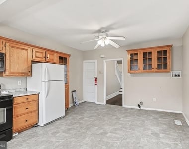 2728 Butler Street - Photo Thumbnail 6