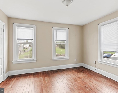 2728 Butler Street - Photo Thumbnail 3