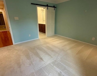504 Cheswold Court - Photo Thumbnail 16