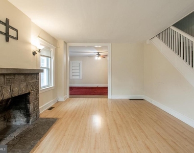 239 W Evergreen Street - Photo Thumbnail 11