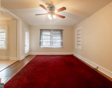 239 W Evergreen Street - Photo Thumbnail 7