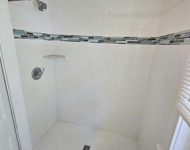 501 W Callowhill Street - Photo Thumbnail 7