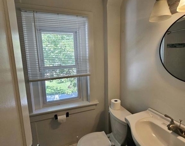 501 W Callowhill Street - Photo Thumbnail 3