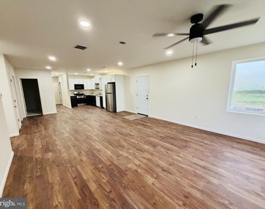 1193 Gershal Avenue - Photo Thumbnail 4