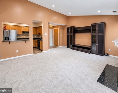 207 Salem Court - Photo Thumbnail 2