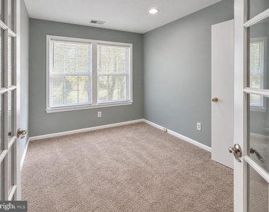207 Salem Court - Photo Thumbnail 6