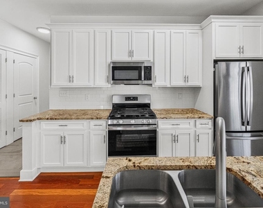 152 Witherspoon Street - Photo Thumbnail 4