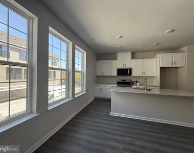 112 Spencer Way - Photo Thumbnail 1