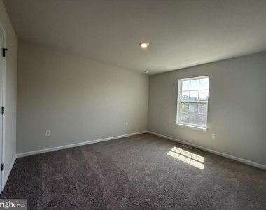 112 Spencer Way - Photo Thumbnail 13