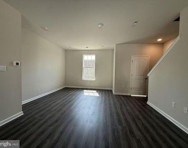 112 Spencer Way - Photo Thumbnail 4