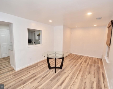 1826 Edgewood Place - Photo Thumbnail 5