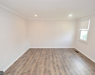 1826 Edgewood Place - Photo Thumbnail 11