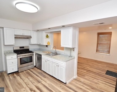 1826 Edgewood Place - Photo Thumbnail 4