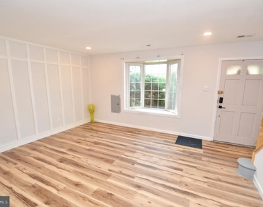 1826 Edgewood Place - Photo Thumbnail 7