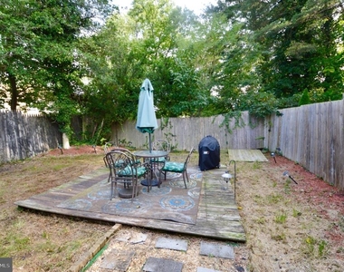 1826 Edgewood Place - Photo Thumbnail 14
