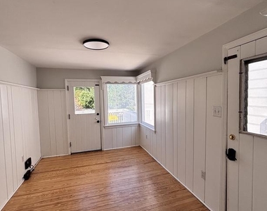145 Kings Highway E - Photo Thumbnail 12