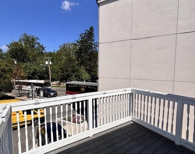 145 Kings Highway E - Photo Thumbnail 15