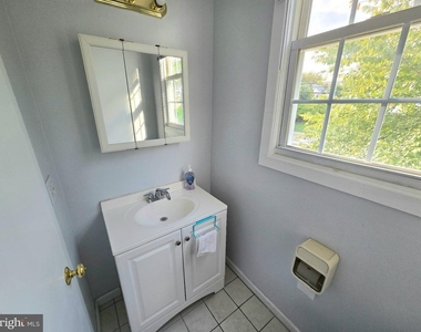 2301 Unit A Woodlynne Avenue - Photo Thumbnail 6