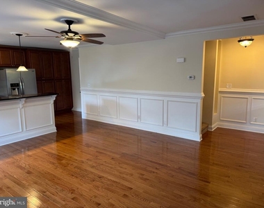 600 Grove Street - Photo Thumbnail 2