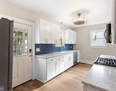15 W Summit Avenue - Photo Thumbnail 6