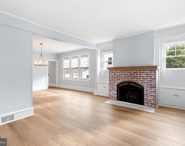 15 W Summit Avenue - Photo Thumbnail 1