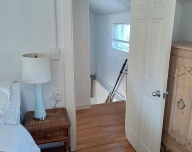 205 Pennsylvania Ave - Photo Thumbnail 4