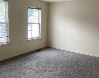 38 Magnolia Court - Photo Thumbnail 12