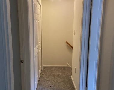 38 Magnolia Court - Photo Thumbnail 10