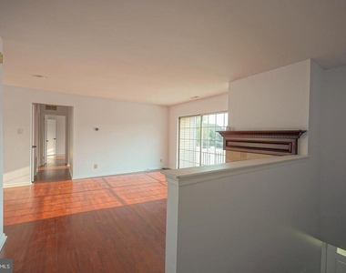3102 Limestone Way - Photo Thumbnail 3