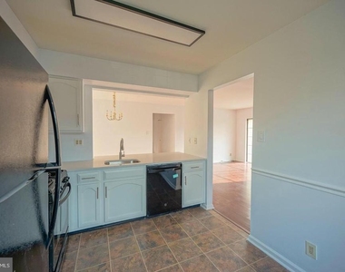 3102 Limestone Way - Photo Thumbnail 6