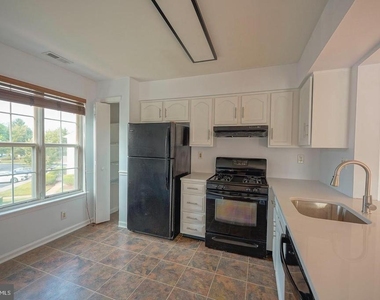3102 Limestone Way - Photo Thumbnail 4