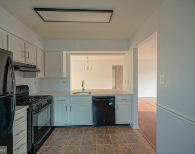3102 Limestone Way - Photo Thumbnail 7