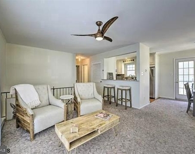 1106 E Evans Boulevard - Photo Thumbnail 2