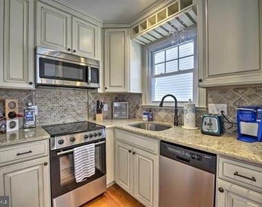 1106 E Evans Boulevard - Photo Thumbnail 11
