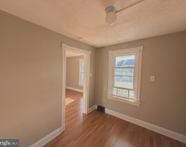 133 E Lee Street - Photo Thumbnail 29