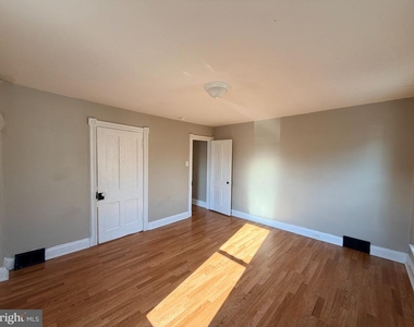 133 E Lee Street - Photo Thumbnail 21