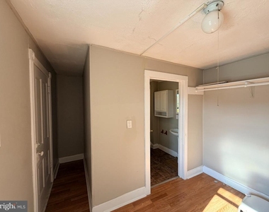 133 E Lee Street - Photo Thumbnail 30