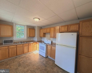 133 E Lee Street - Photo Thumbnail 14
