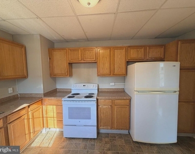 133 E Lee Street - Photo Thumbnail 17