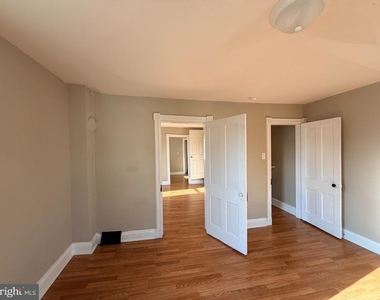 133 E Lee Street - Photo Thumbnail 23
