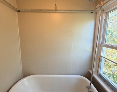 133 E Lee Street - Photo Thumbnail 28