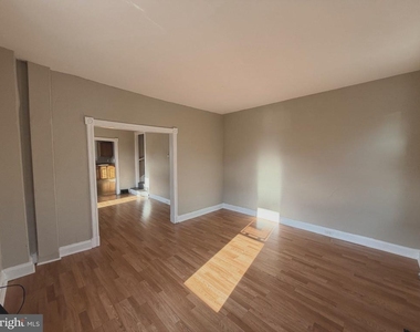 133 E Lee Street - Photo Thumbnail 4